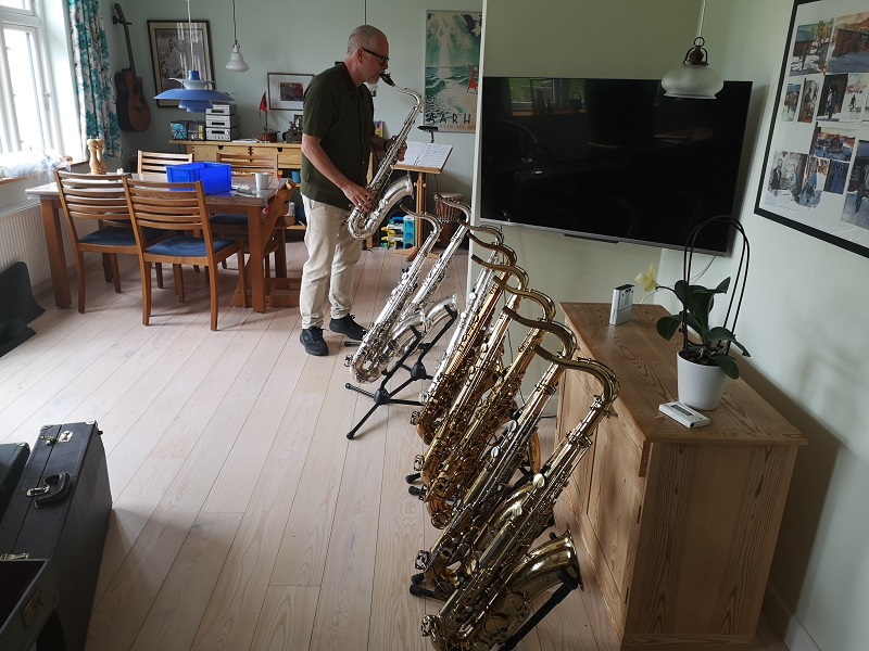 Hans Ulrik prøver Selmer Mrk.VI saxofoner